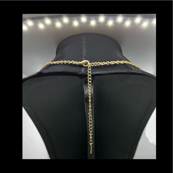 Gold Station Rope Necklace w/Cabochon Set Onyx Filagree Medallions w/Earrings - Picture 5 of 6